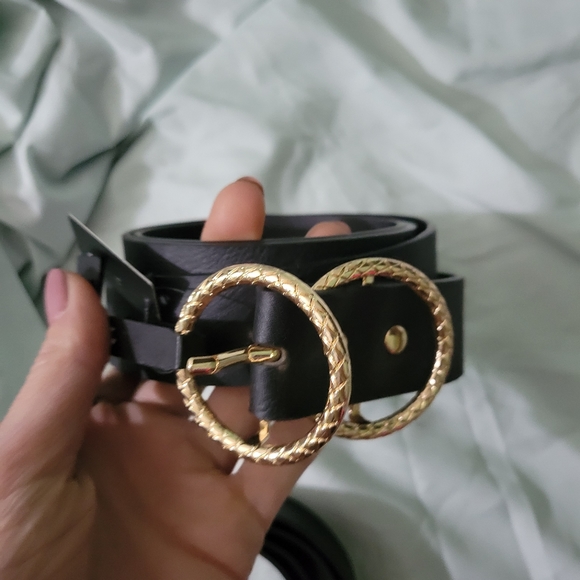 Ladies belts - Picture 1 of 5